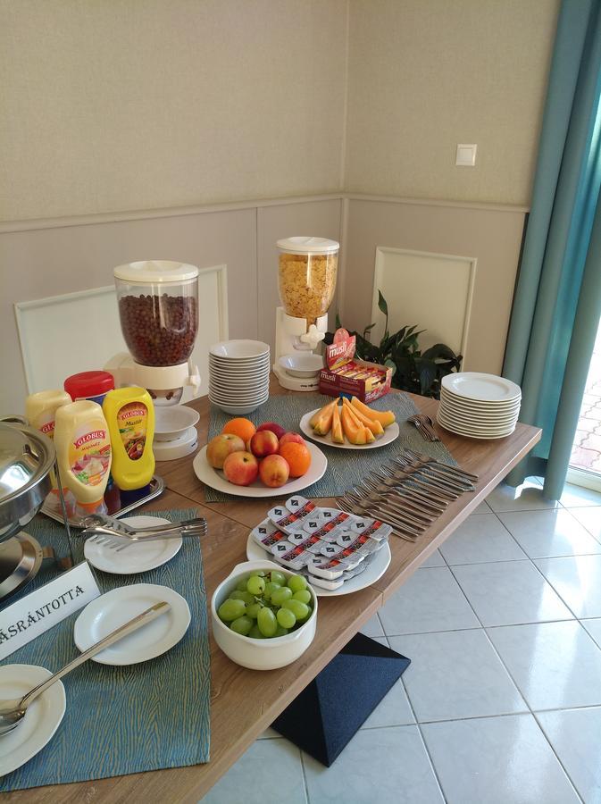 Otp Hotel Budapest Bagian luar foto