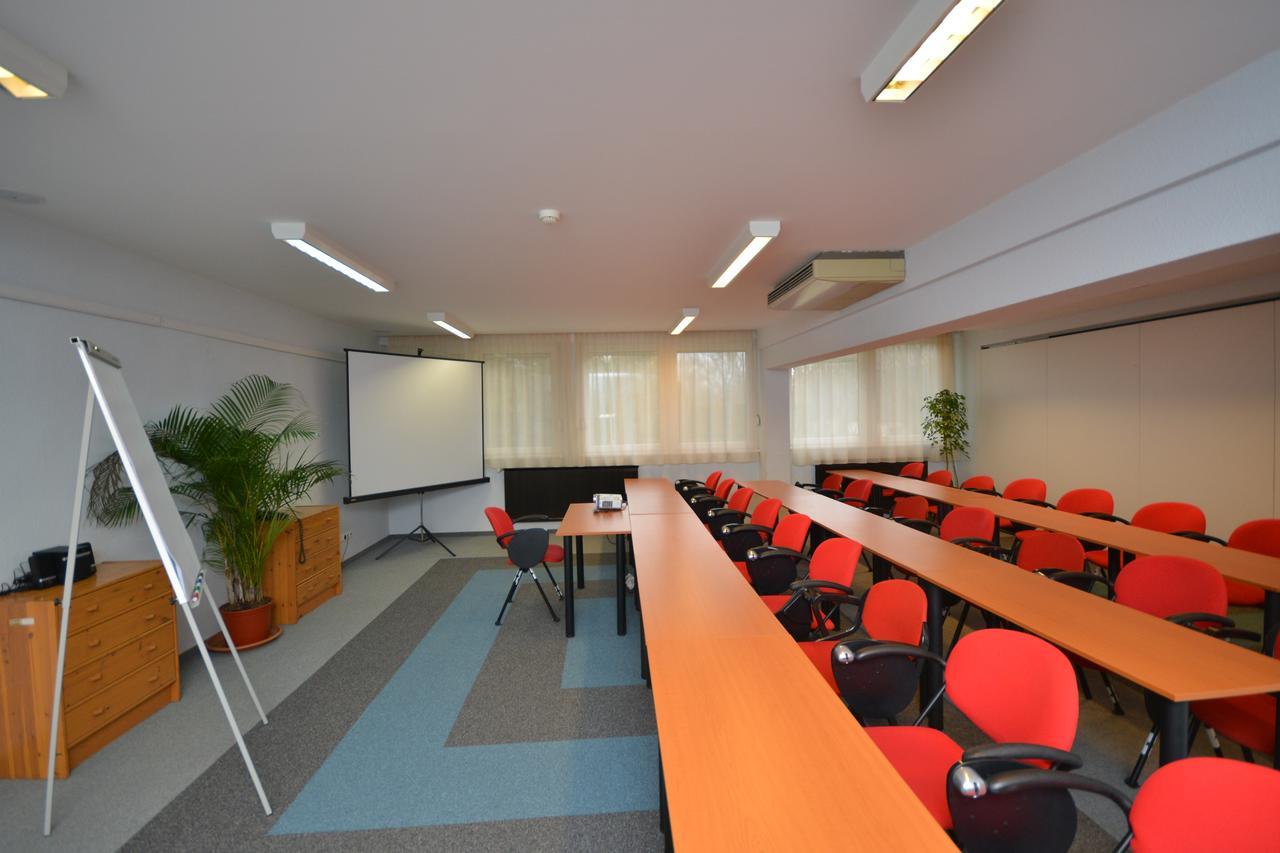 Otp Hotel Budapest Bagian luar foto