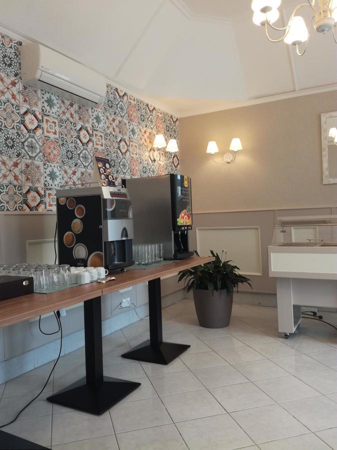 Otp Hotel Budapest Bagian luar foto
